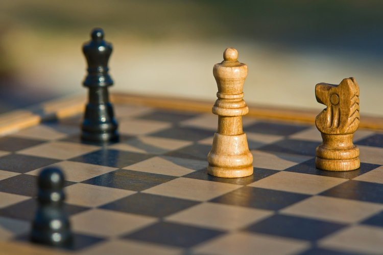 Historia und Evolution der Schachspielkunst